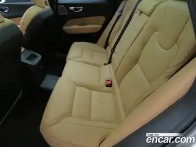 Volvo XC60 2025 2.0 Автомат в Москве № 230832, миниатюра 11