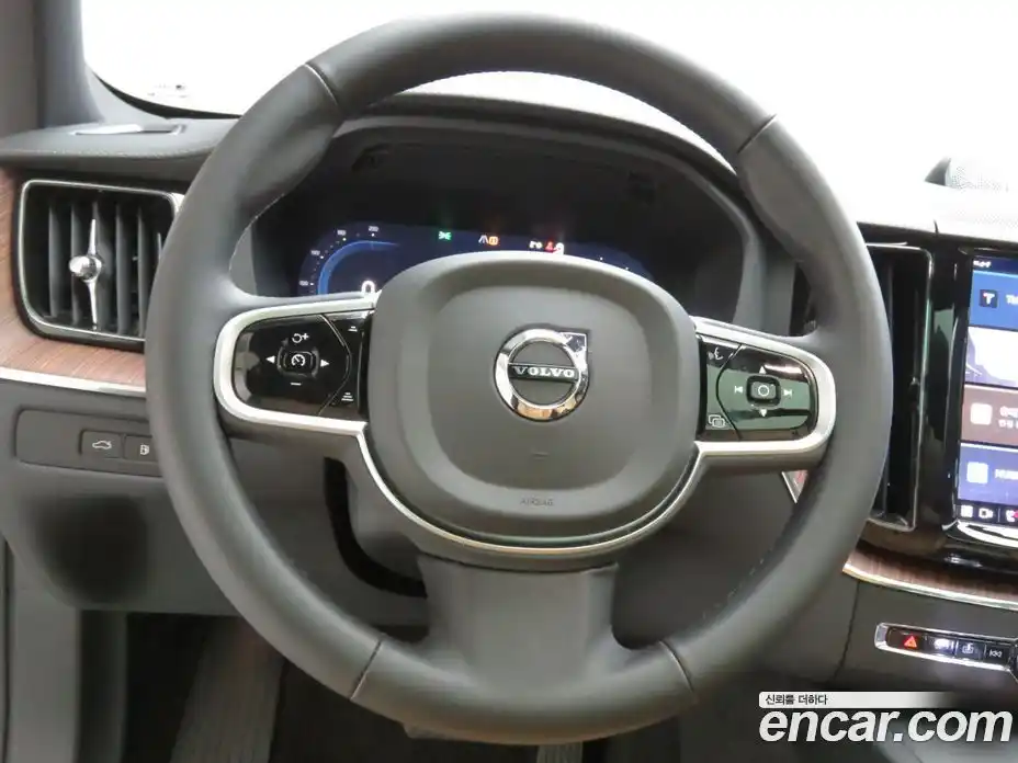 Volvo XC60 2025 2.0 Автомат в Москве № 230832, фото 13