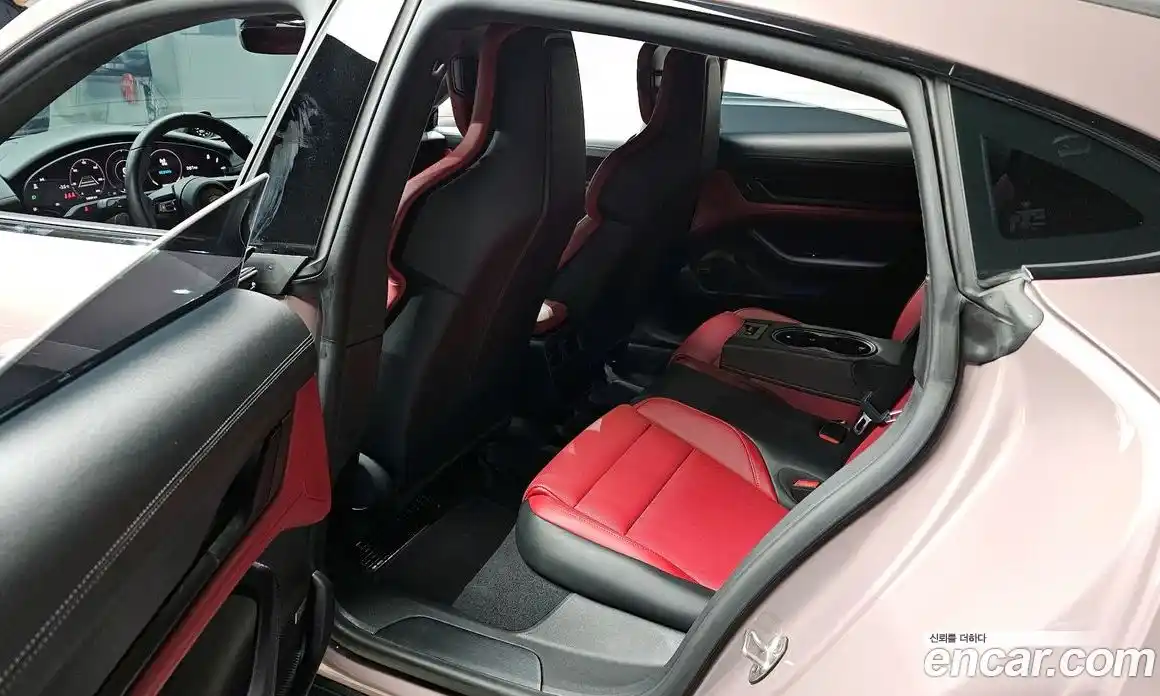 Porsche Taycan 2024 0.1 Автомат в Москве № 230911, фото 6