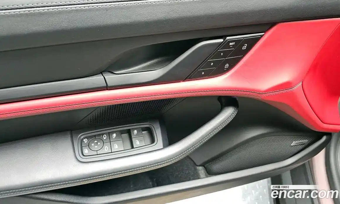 Porsche Taycan 2024 0.1 Автомат в Москве № 230911, фото 7