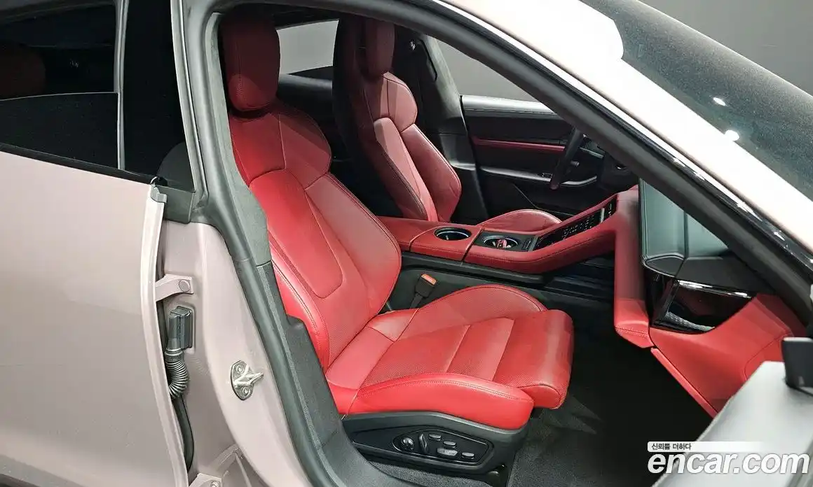 Porsche Taycan 2024 0.1 Автомат в Москве № 230911, фото 9