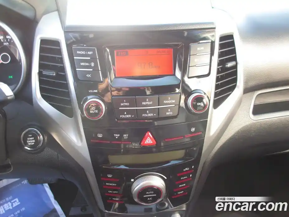 SsangYong TIBOLI 2015 1.6 Автомат в Москве № 236933, фото 14