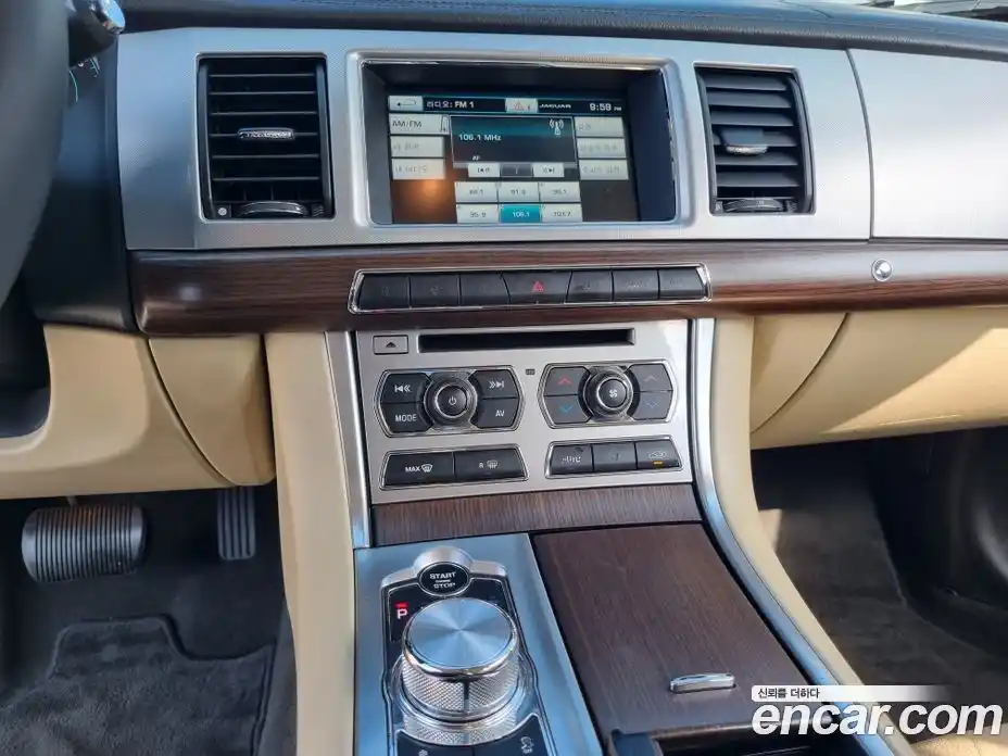 Jaguar XF 2015 2.0 Автомат в Москве № 248278, фото 12