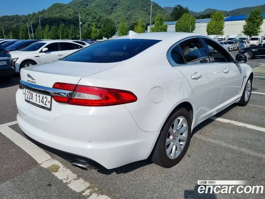 Jaguar XF 2015 2.0 Автомат в Москве № 248278, фото 3