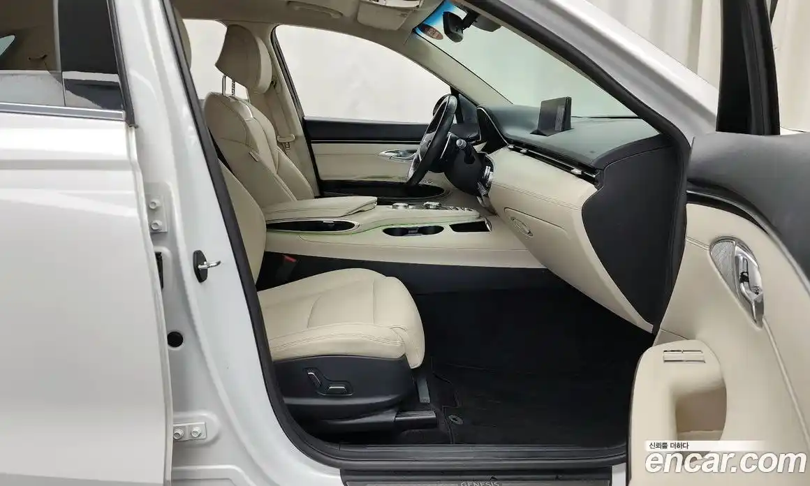 Genesis GV70 2021 2.5 Автомат в Москве № 25955, фото 13