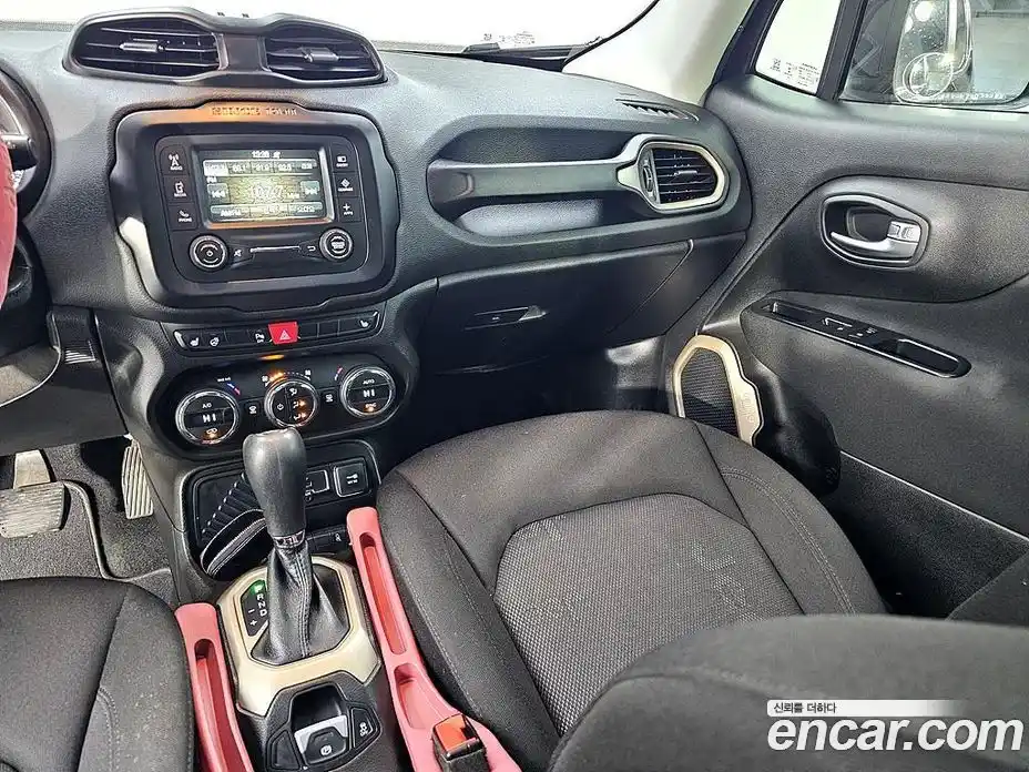 Jeep Renegade 2017 2.4 Автомат в Москве № 279152, фото 15