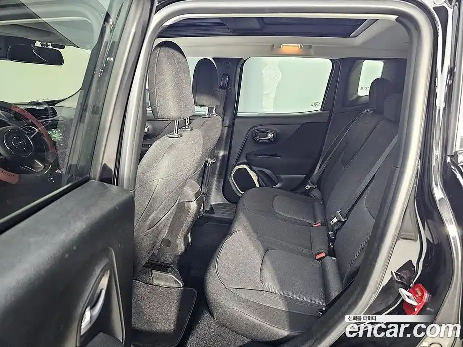 Jeep Renegade 2017 2.4 Автомат в Москве № 279152, фото 17