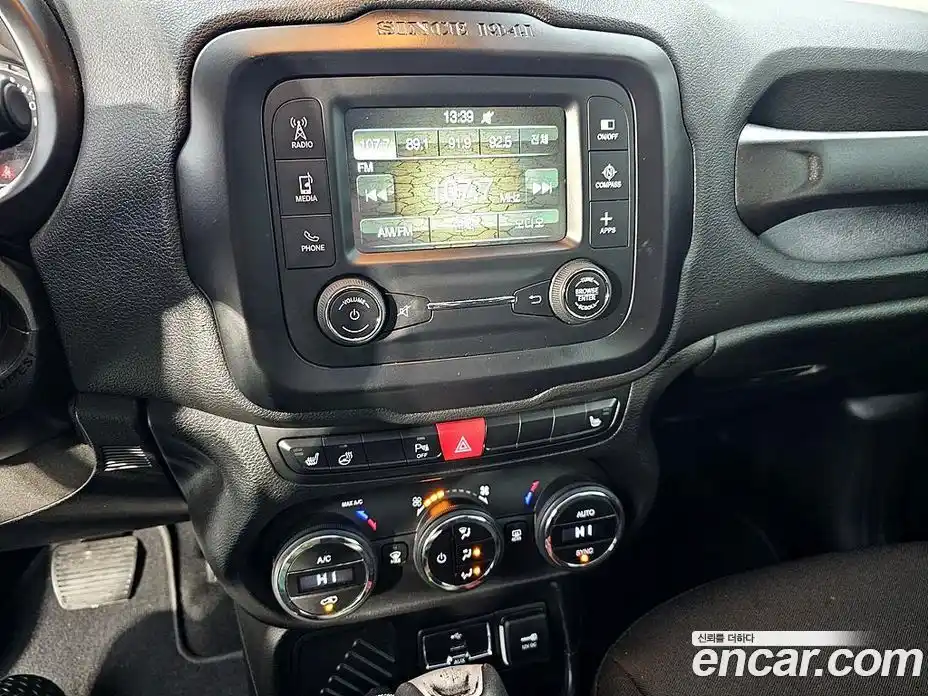 Jeep Renegade 2017 2.4 Автомат в Москве № 279152, фото 18