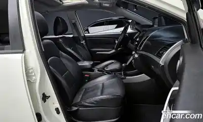 SsangYong Korando 2015 2.0 Автомат в Москве № 28768, миниатюра 10