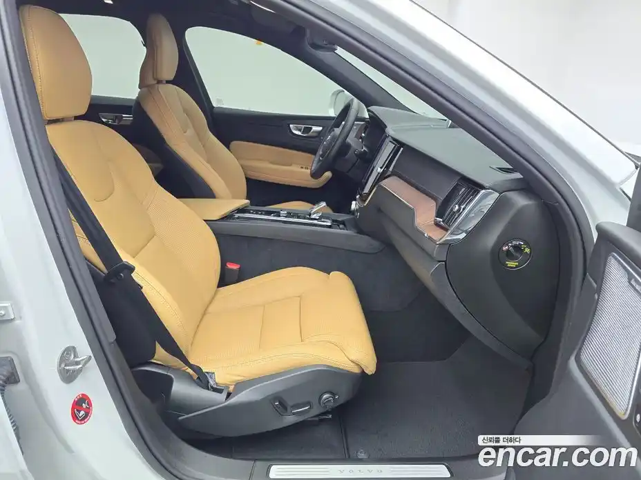 Volvo XC60 2024 2.0 Автомат в Москве № 293965, фото 9