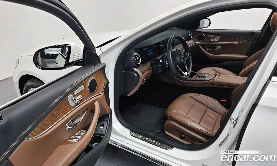 Mercedes-Benz E-Class 2023 2.0 Автомат в Москве № 307664, фото 20