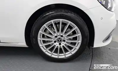 Mercedes-Benz E-Class 2023 2.0 Автомат в Москве № 307664, миниатюра 2