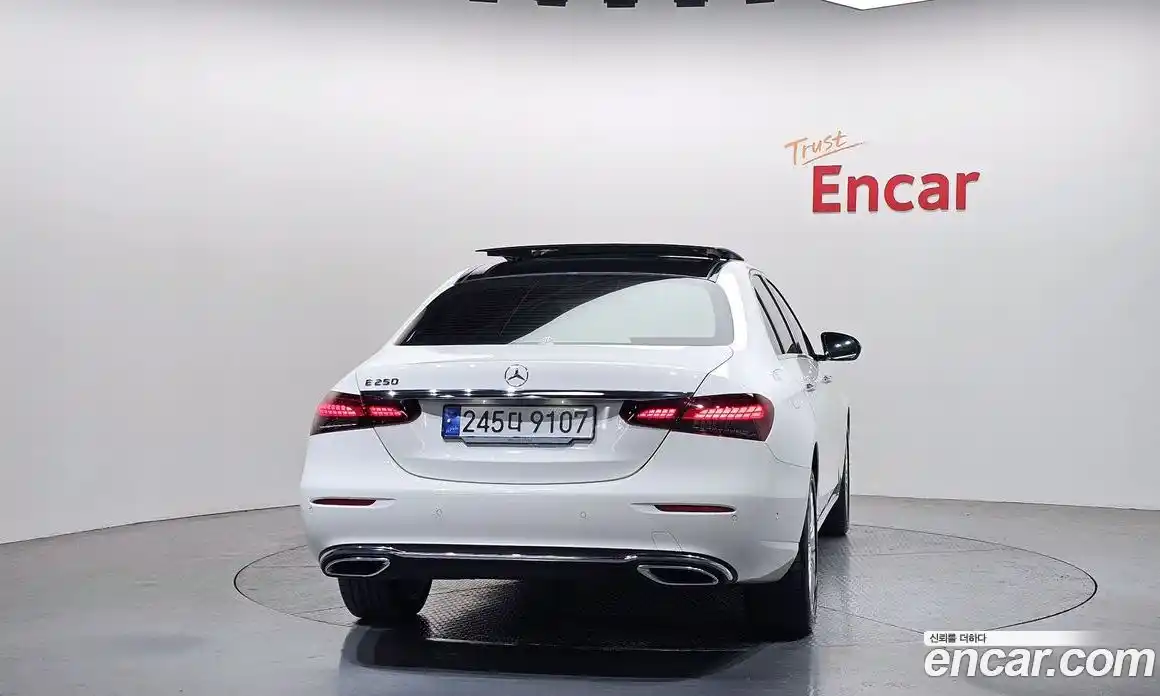 Mercedes-Benz E-Class 2023 2.0 Автомат в Москве № 307664, фото 9