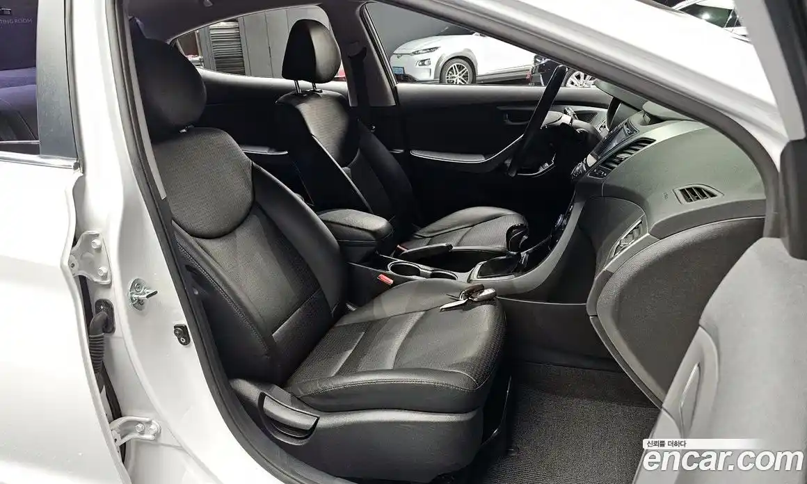 Hyundai Avante 2014 1.6 Автомат в Москве № 320205, фото 19