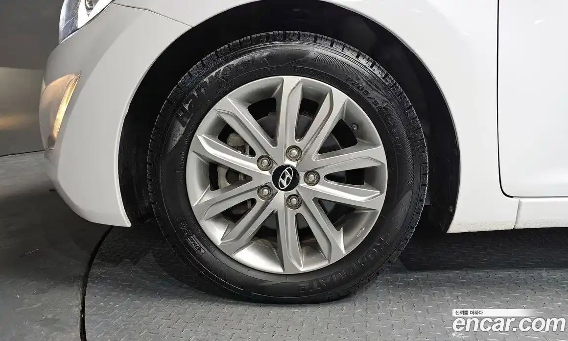 Hyundai Avante 2014 1.6 Автомат в Москве № 320205, фото 5