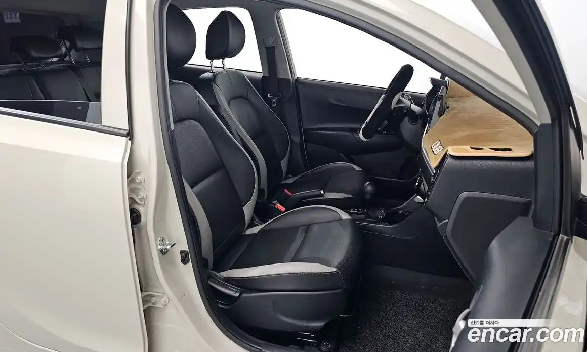 Kia Morning 2022 1.0 Автомат в Москве № 321546, фото 10