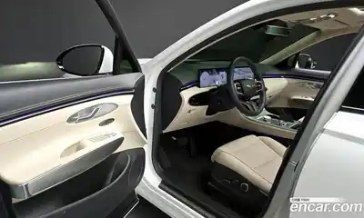 Genesis GV70 2025 2.5 Автомат в Москве № 322428, миниатюра 11