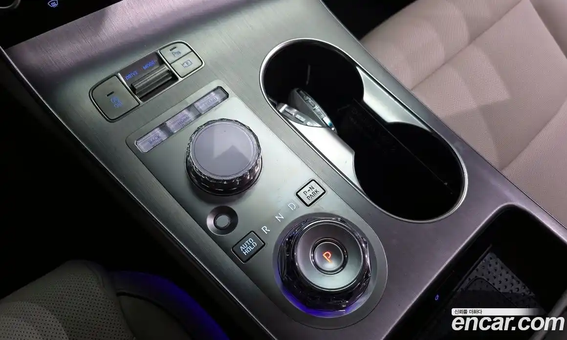 Genesis GV70 2025 2.5 Автомат в Москве № 322428, фото 9