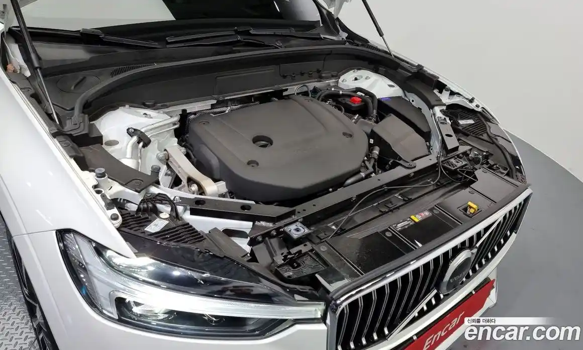 Volvo XC60 2025 2.0 Автомат в Москве № 325992, фото 3