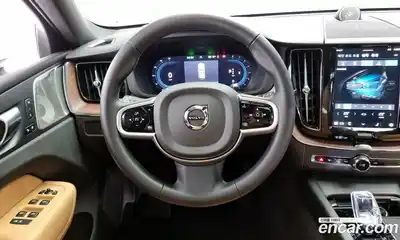 Volvo XC60 2025 2.0 Автомат в Москве № 325992, миниатюра 7