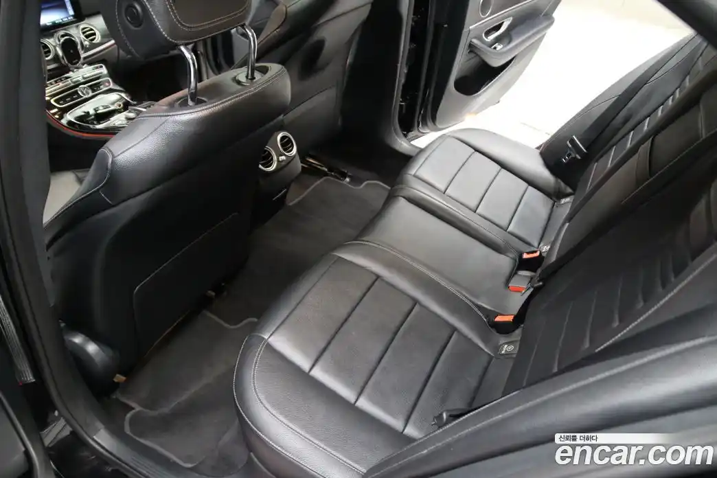 Mercedes-Benz E-Class 2018 2.0 Автомат в Москве № 342787, фото 12