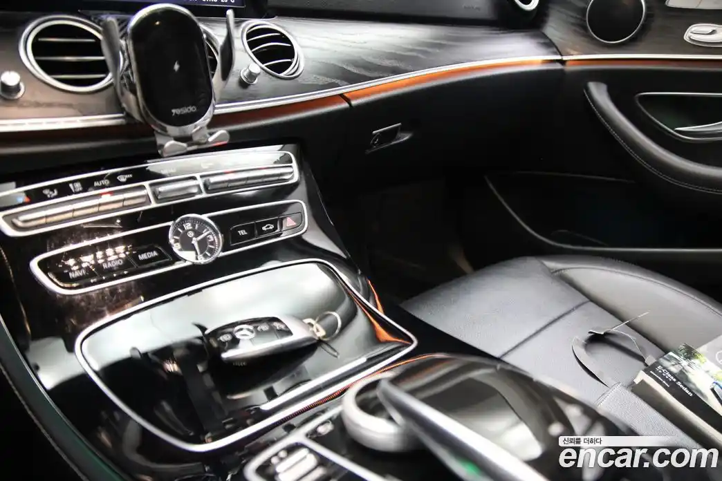 Mercedes-Benz E-Class 2018 2.0 Автомат в Москве № 342787, фото 16