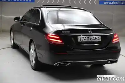Mercedes-Benz E-Class 2018 2.0 Автомат в Москве № 342787, миниатюра 2