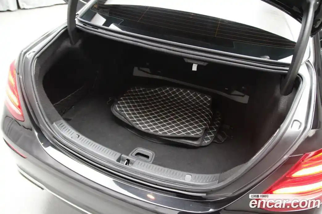 Mercedes-Benz E-Class 2018 2.0 Автомат в Москве № 342787, фото 6