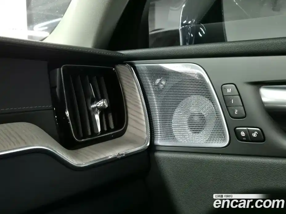 Volvo XC60 2022 2.0 Автомат в Москве № 374044, фото 15