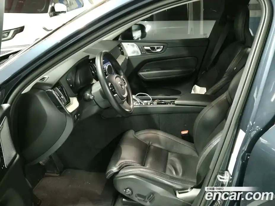 Volvo XC60 2022 2.0 Автомат в Москве № 374044, фото 6