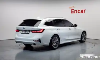 BMW 3-Series 2022 2.0 Автомат в Москве № 386279, миниатюра 2