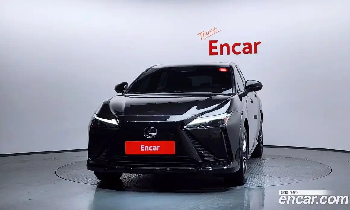 Lexus RZ 2023 0.2 Автомат в Москве № 398041, фото 3