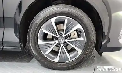 Lexus RZ 2023 0.2 Автомат в Москве № 398041, миниатюра 5