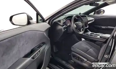 Lexus RZ 2023 0.2 Автомат в Москве № 398041, миниатюра 10