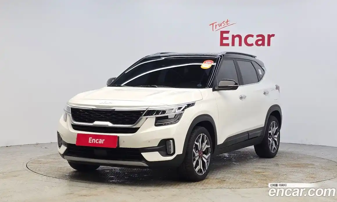 Kia Seltos 2023 1.6 Автомат в Москве № 460690, фото 1