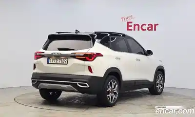 Kia Seltos 2023 1.6 Автомат в Москве № 460690, миниатюра 2