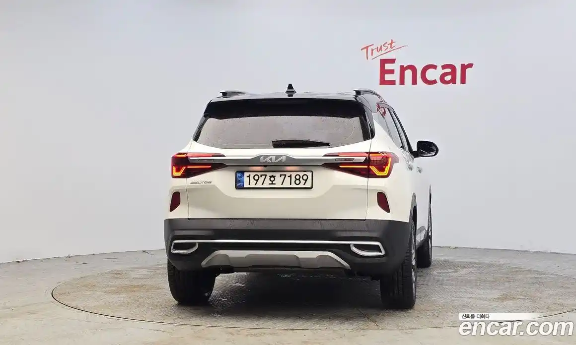 Kia Seltos 2023 1.6 Автомат в Москве № 460690, фото 4