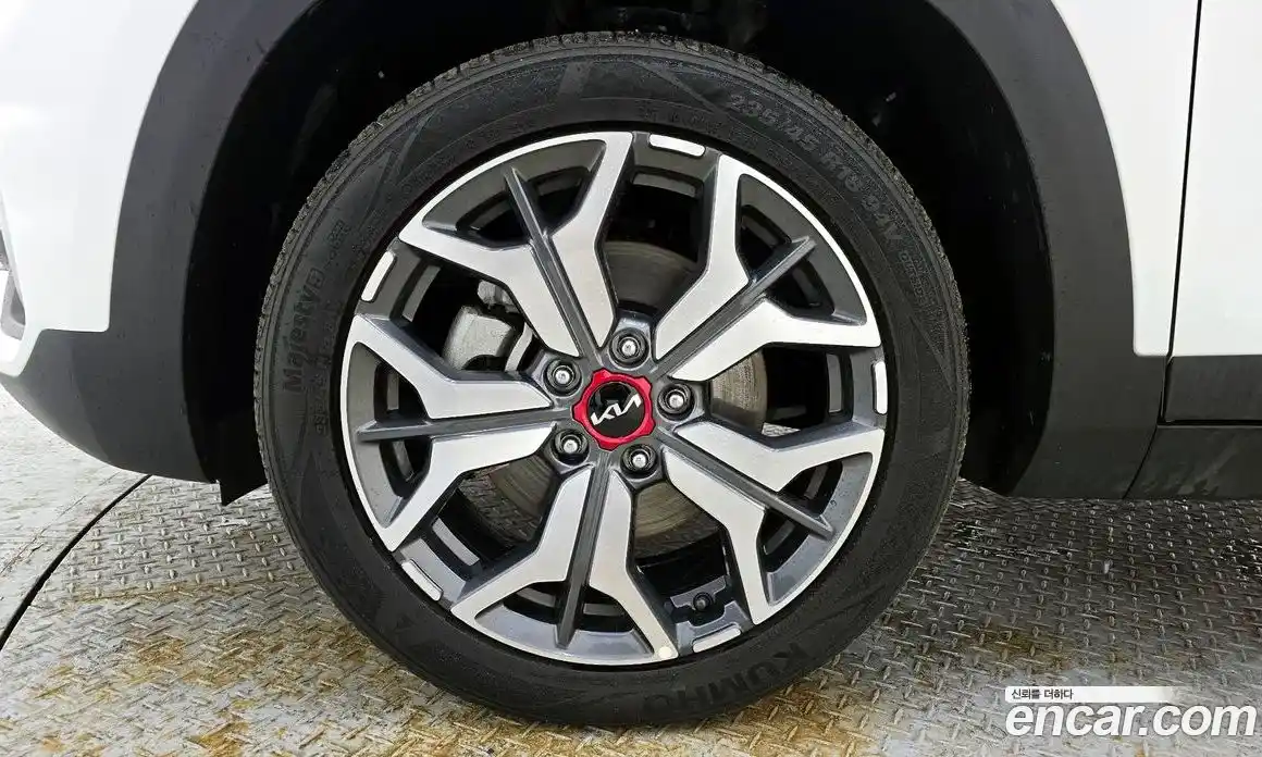 Kia Seltos 2023 1.6 Автомат в Москве № 460690, фото 5