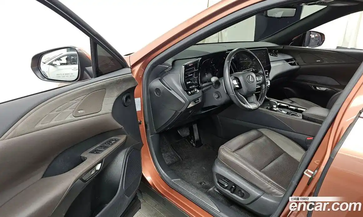 Lexus RX 2024 2.5 Автомат в Москве № 464122, фото 10