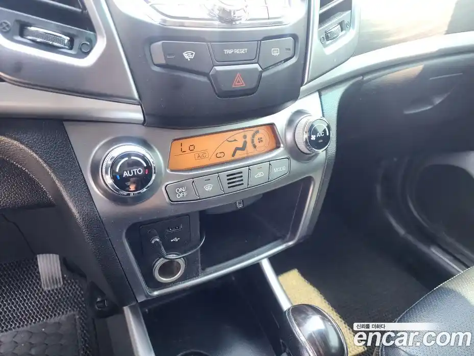 SsangYong Korando 2015 2.0 Автомат в Москве № 97750, фото 15