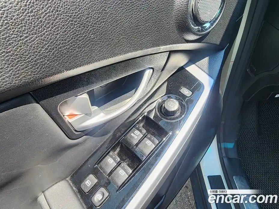 SsangYong Korando 2015 2.0 Автомат в Москве № 97750, фото 17