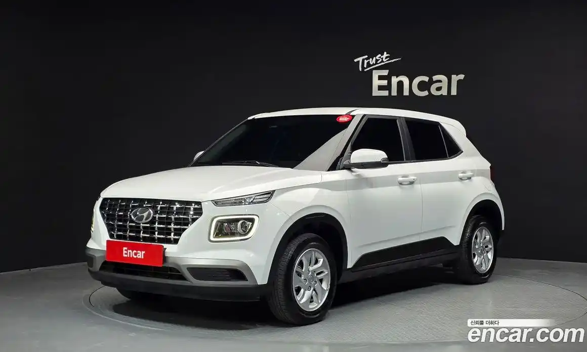 Hyundai Venue 2023 1.6 Автомат в Москве № 10136, фото 1