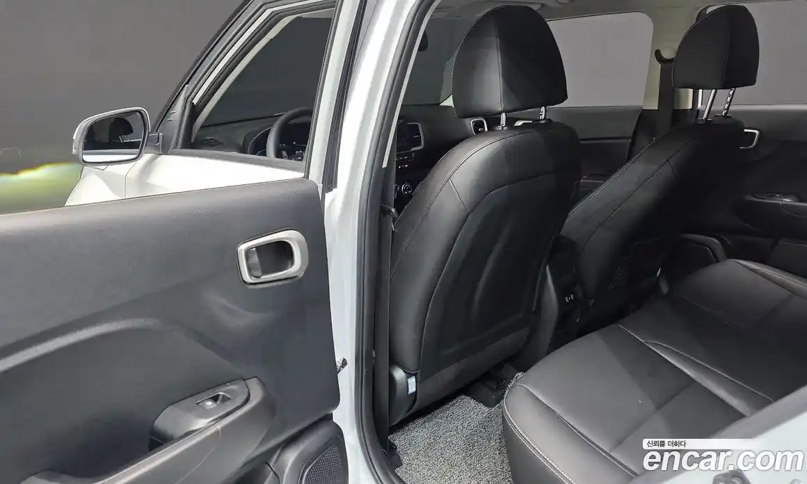 Hyundai Venue 2023 1.6 Автомат в Москве № 10136, фото 18