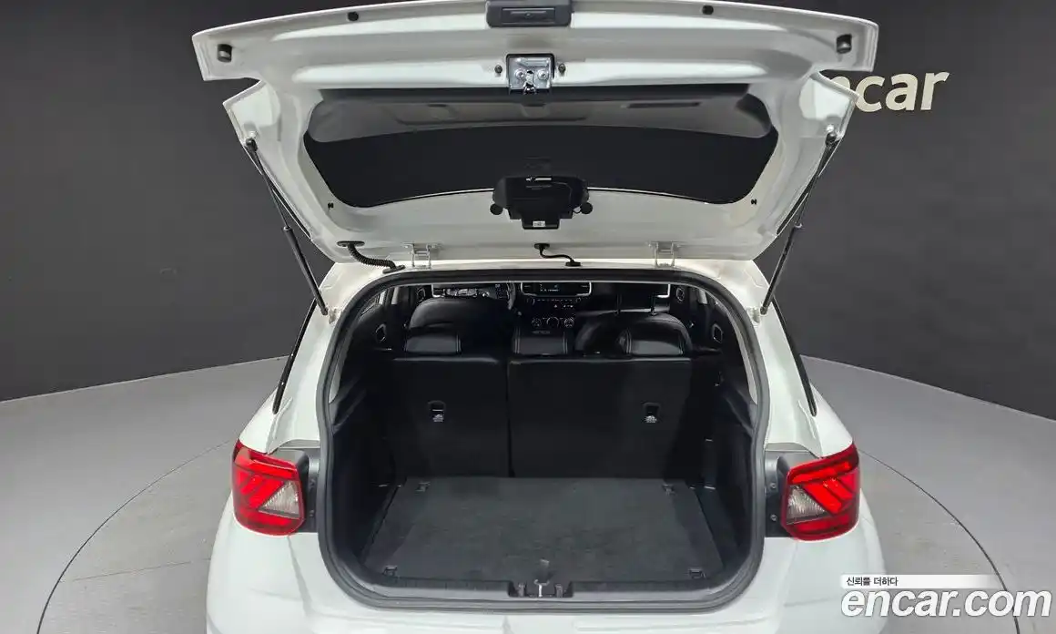 Hyundai Venue 2023 1.6 Автомат в Москве № 10136, фото 20