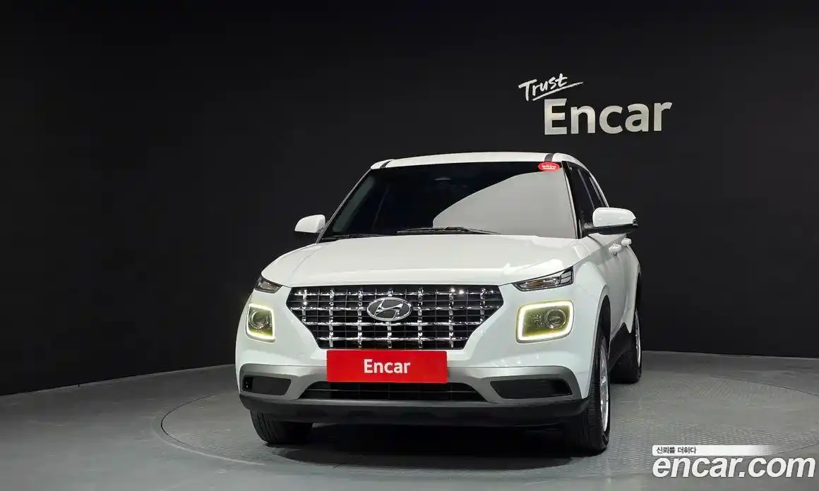 Hyundai Venue 2023 1.6 Автомат в Москве № 10136, фото 3