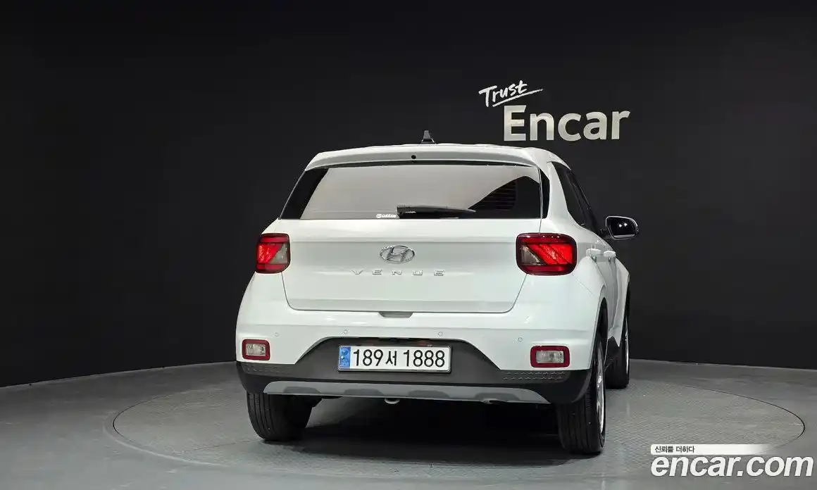 Hyundai Venue 2023 1.6 Автомат в Москве № 10136, фото 4