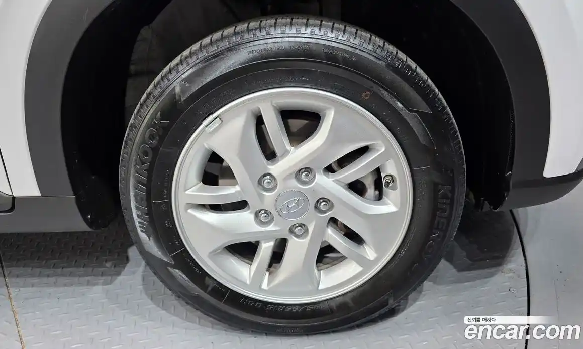 Hyundai Venue 2023 1.6 Автомат в Москве № 10136, фото 5