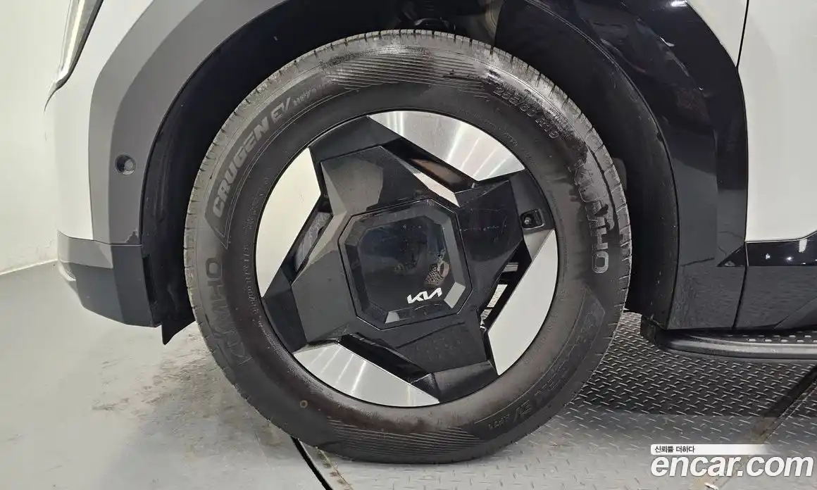 Kia EV9 2024 0.2 Автомат в Москве № 103152, фото 12