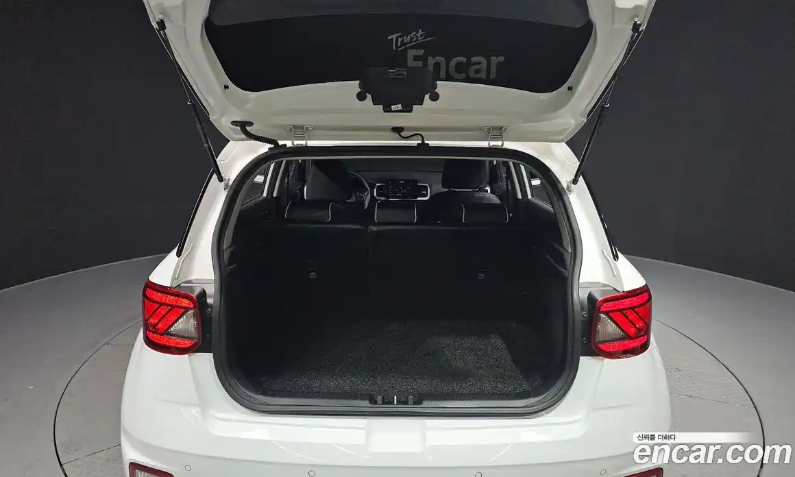 Hyundai Venue 2022 1.6 Автомат в Москве № 110438, фото 20