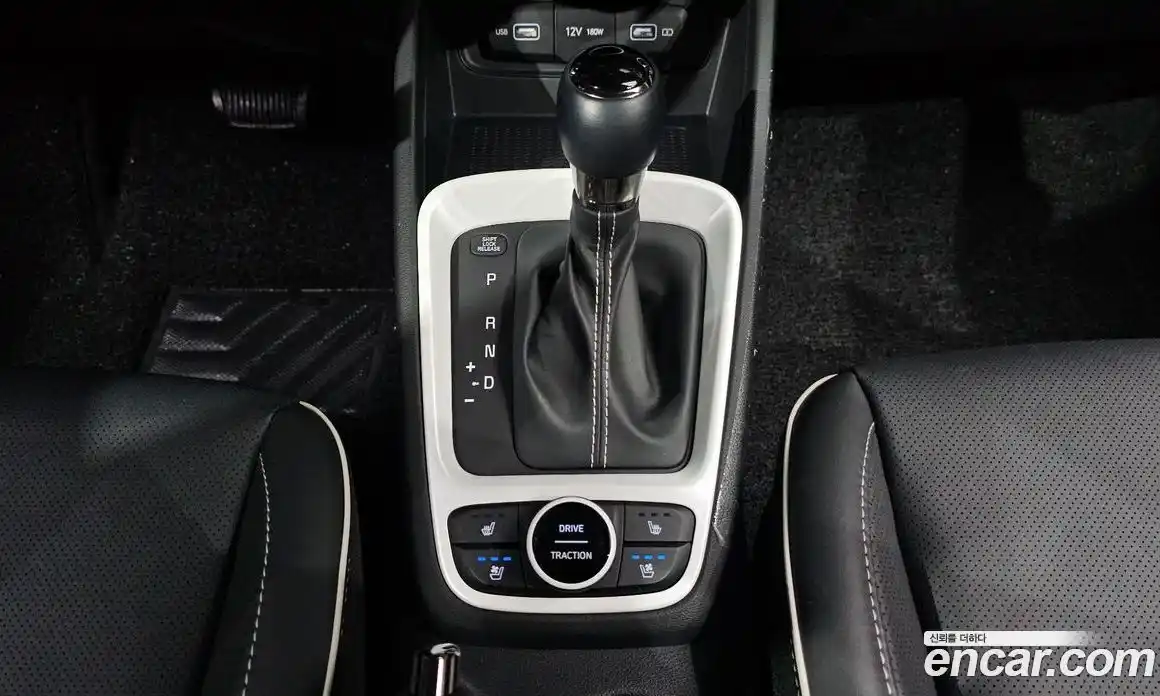 Hyundai Venue 2022 1.6 Автомат в Москве № 110438, фото 9